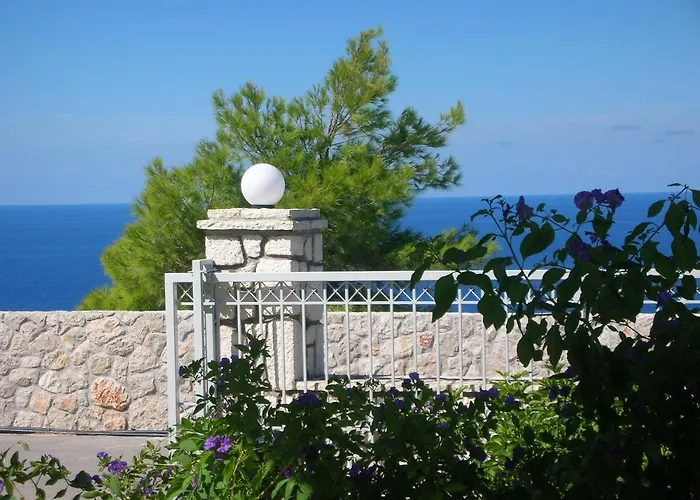 Deep Blue * Agios Nikitas